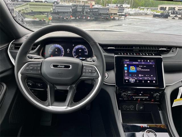 new 2025 Jeep Grand Cherokee car, priced at $48,370