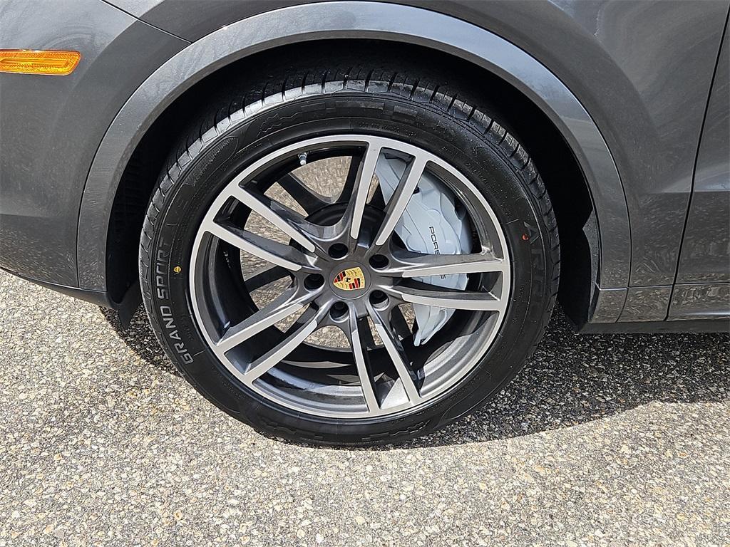 used 2021 Porsche Cayenne car, priced at $77,987