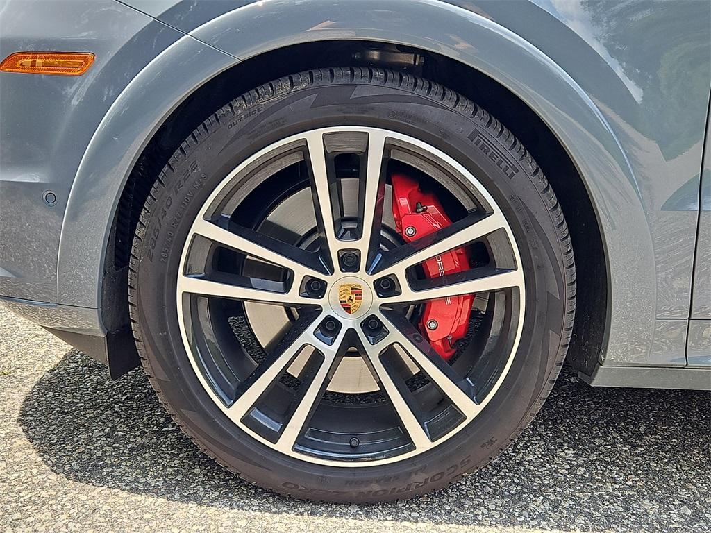 used 2025 Porsche Cayenne car, priced at $139,987