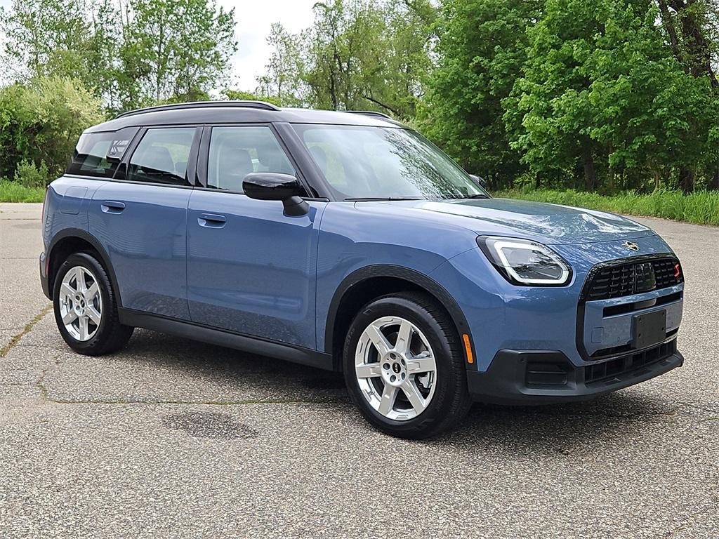 used 2025 MINI Hardtop car, priced at $33,987