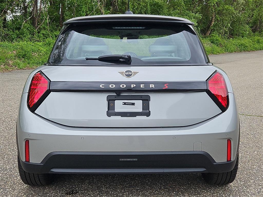used 2025 MINI Hardtop car, priced at $32,987