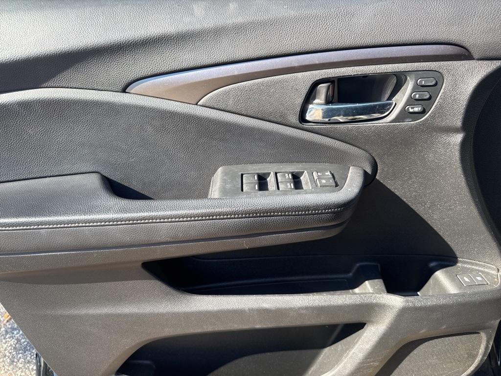 used 2021 Honda Pilot car, priced at $25,487