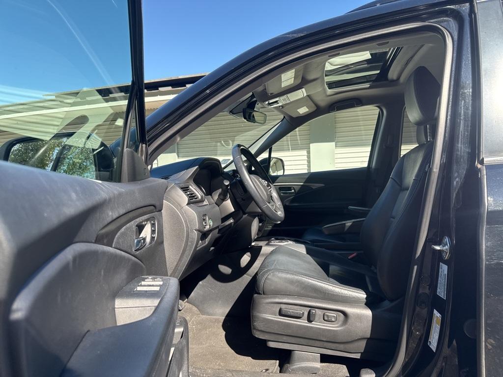 used 2021 Honda Pilot car, priced at $25,487