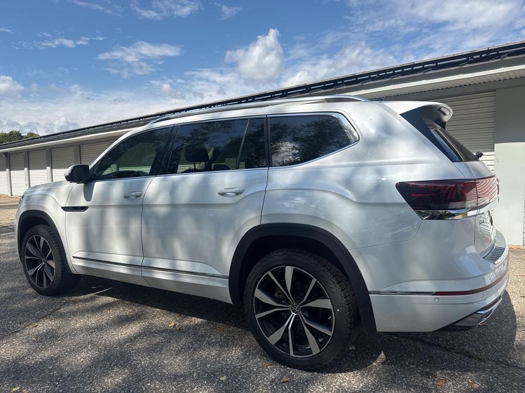 used 2024 Volkswagen Atlas car, priced at $40,987