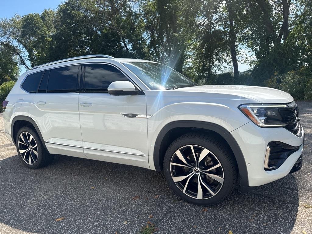 used 2024 Volkswagen Atlas car, priced at $40,987