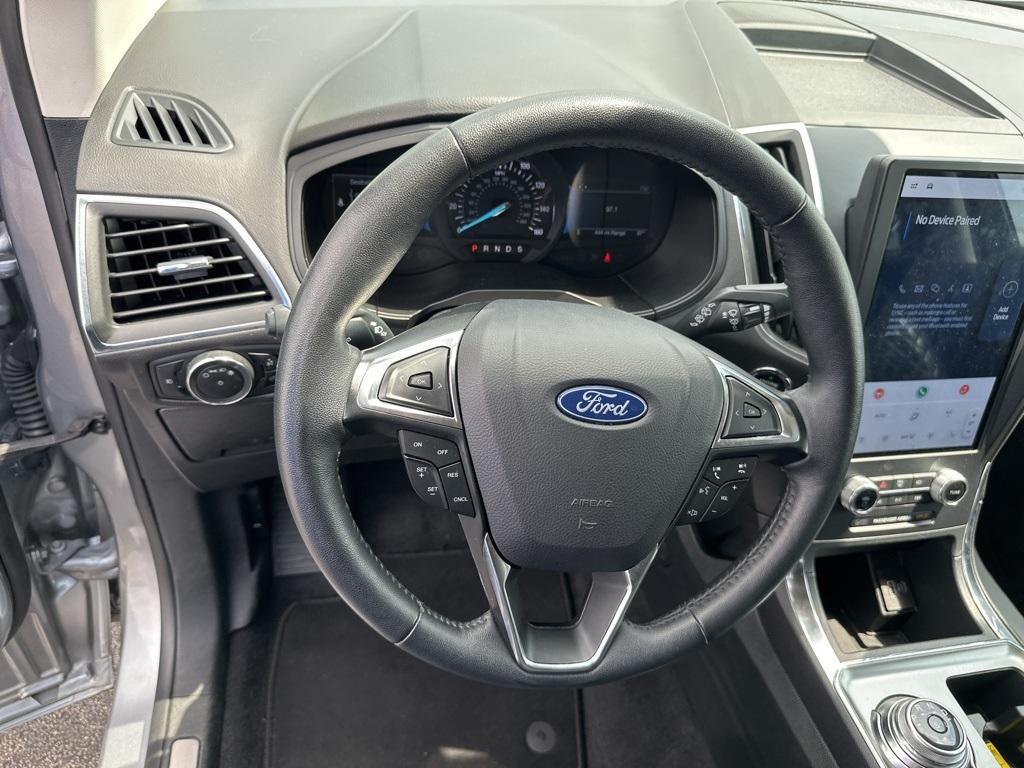used 2024 Ford Edge car, priced at $30,900