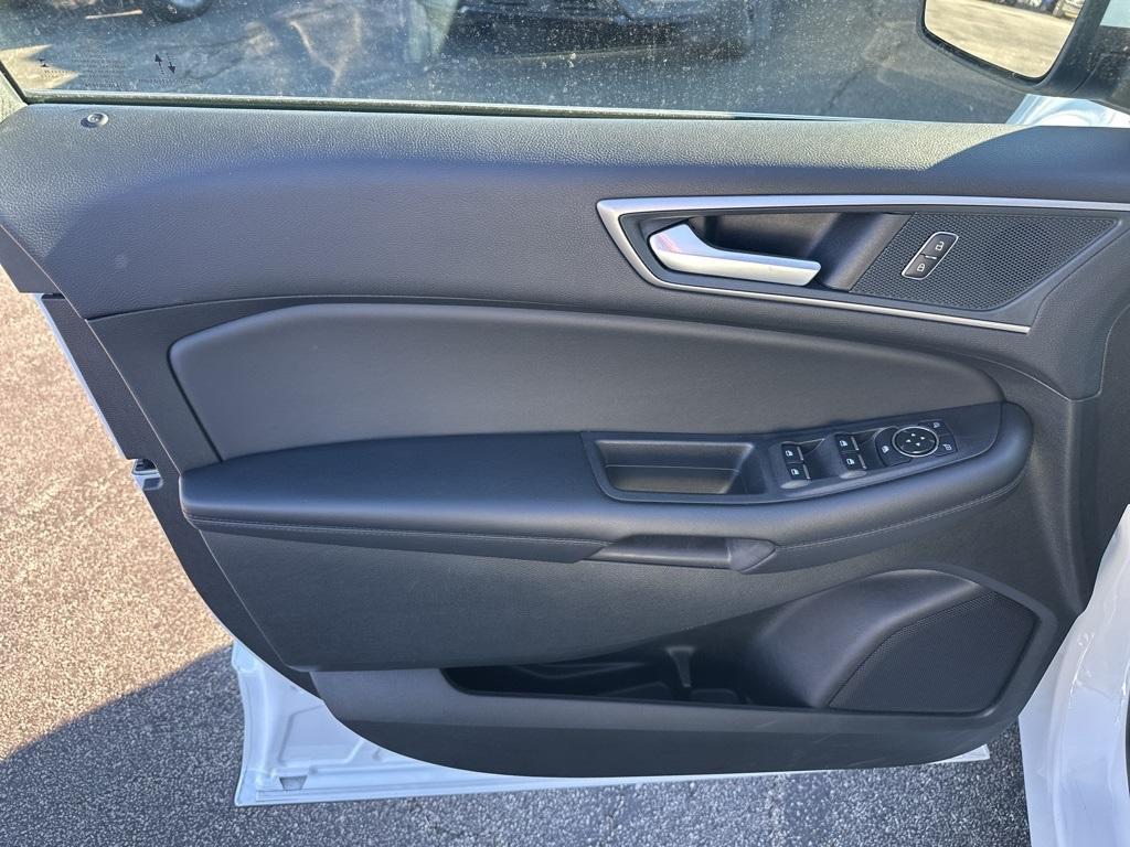 used 2024 Ford Edge car, priced at $26,900