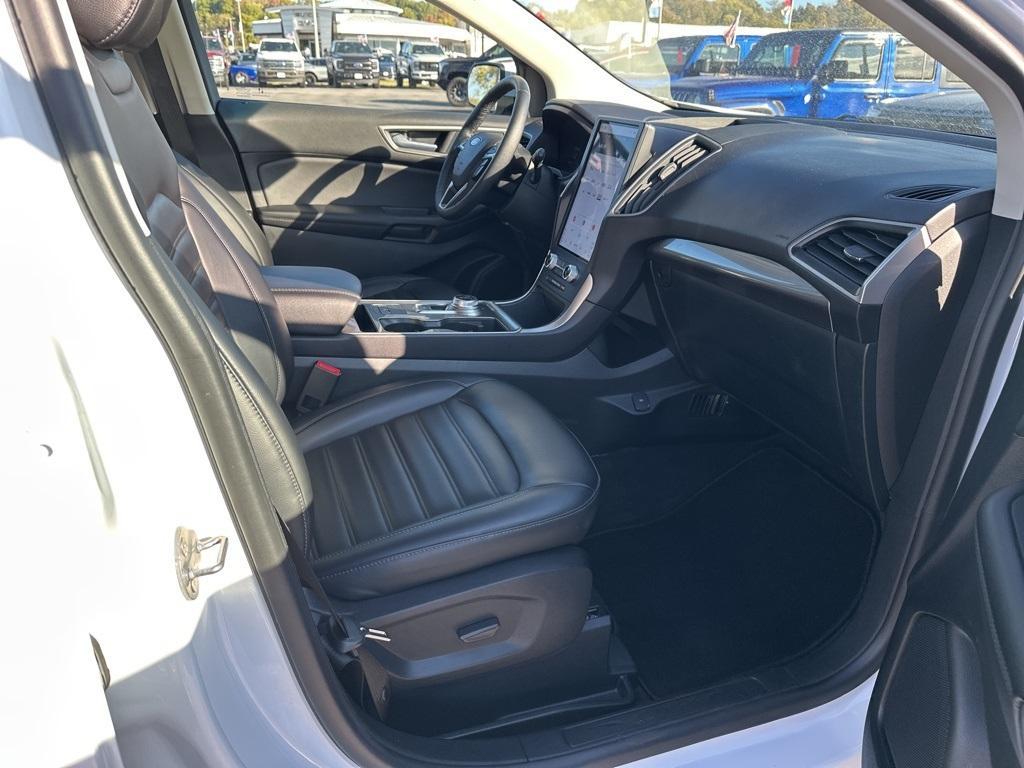used 2024 Ford Edge car, priced at $26,900