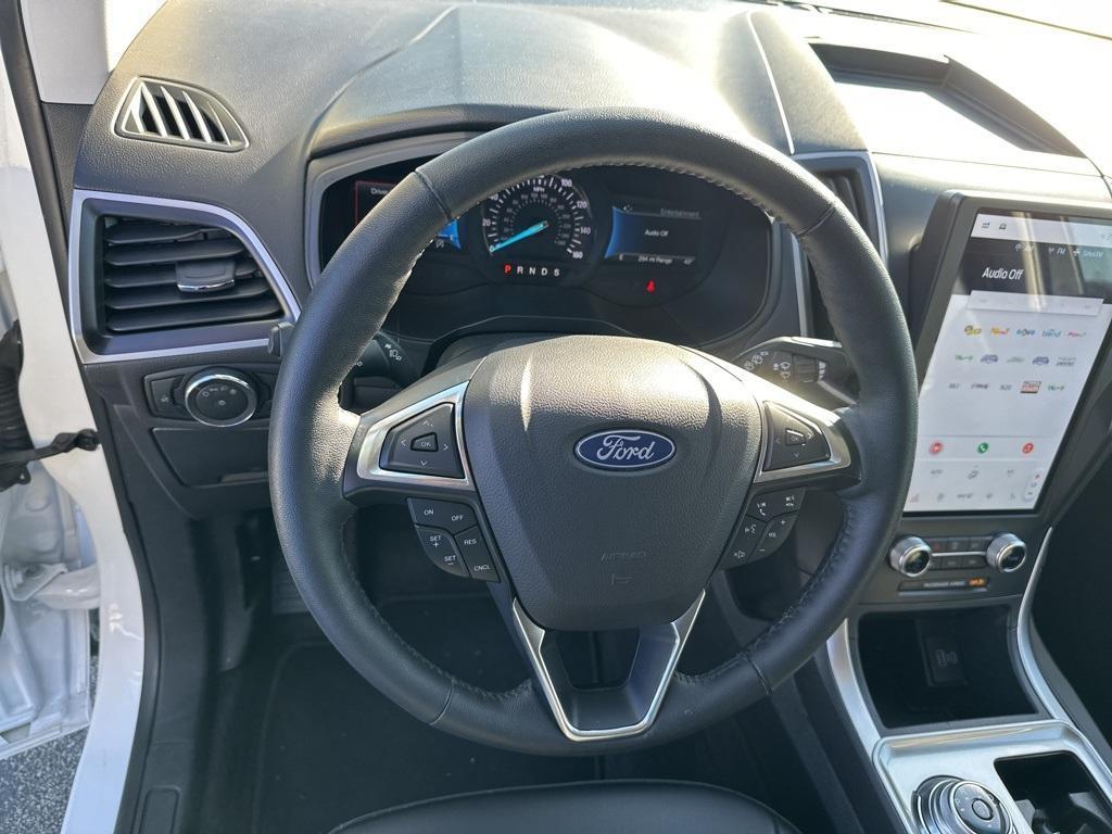 used 2024 Ford Edge car, priced at $26,900