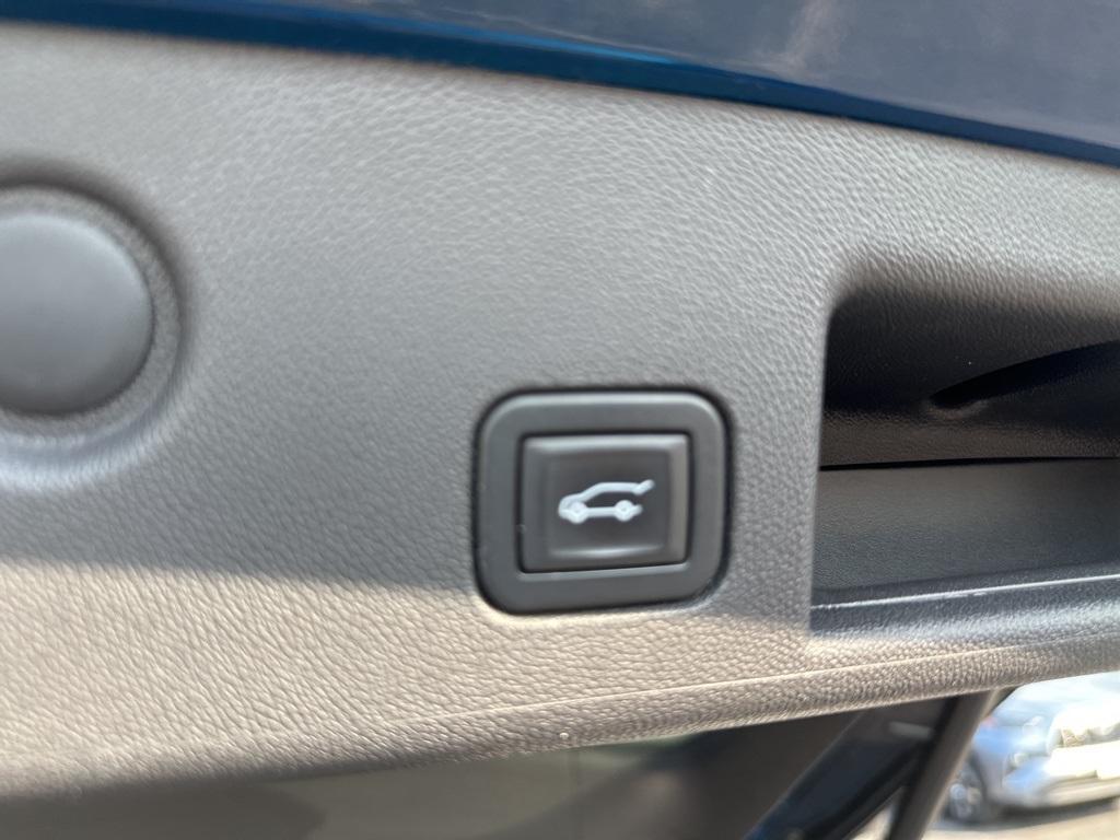 used 2021 Chevrolet Equinox car, priced at $21,700