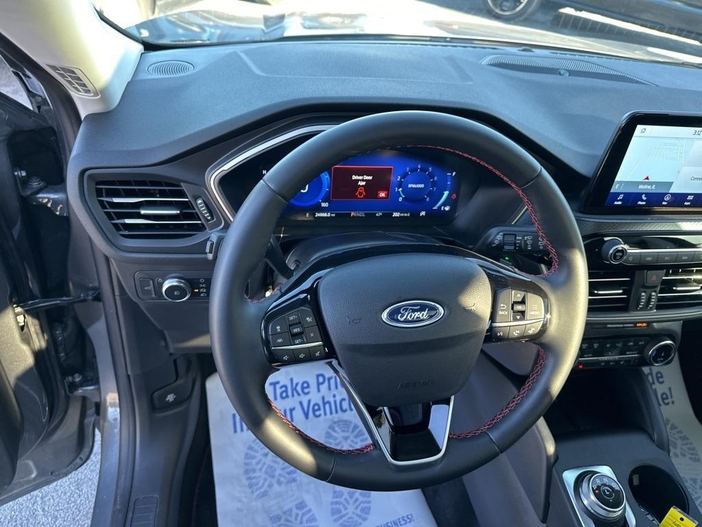 used 2022 Ford Escape car, priced at $25,300