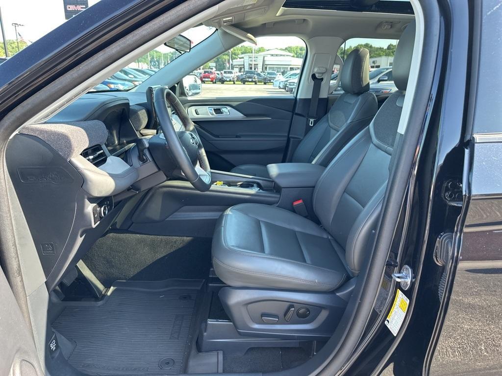used 2025 Ford Explorer car, priced at $44,900