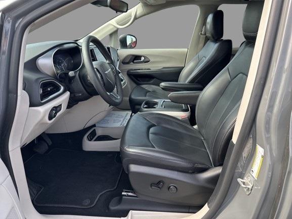 used 2023 Chrysler Pacifica car, priced at $26,900
