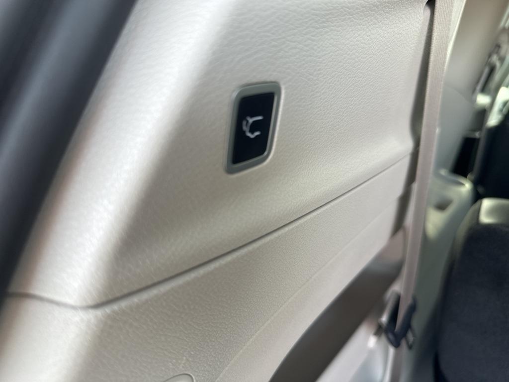 used 2023 Chrysler Pacifica car, priced at $26,900
