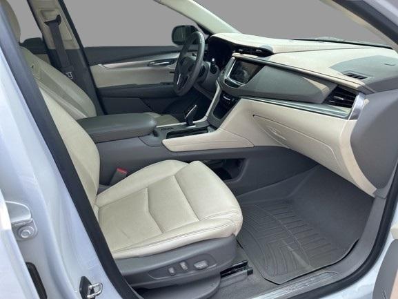 used 2017 Cadillac XT5 car, priced at $15,900