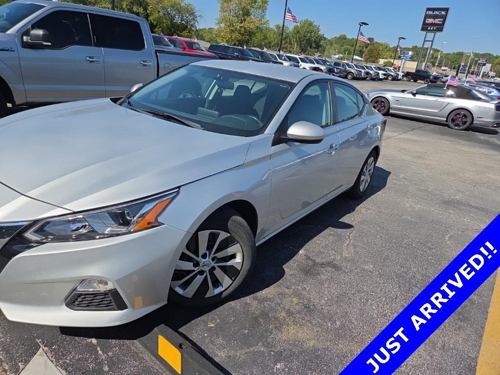 used 2019 Nissan Altima car, priced at $18,900