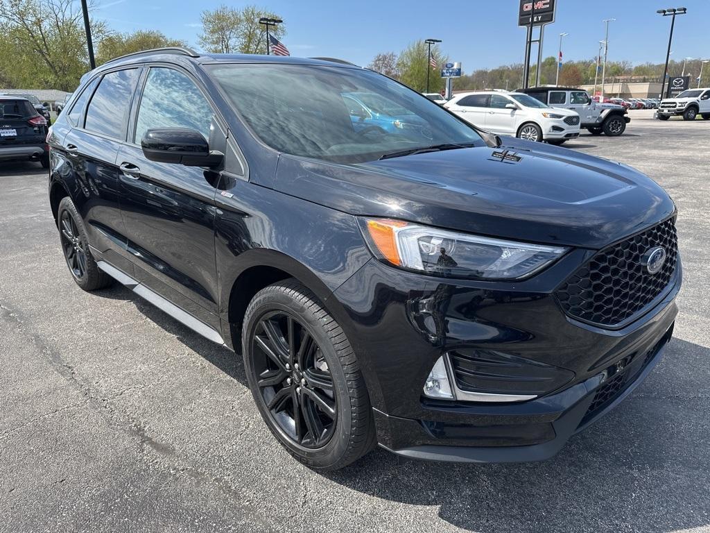 used 2022 Ford Edge car, priced at $30,900