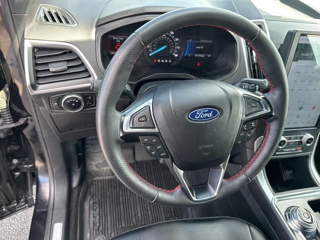 used 2022 Ford Edge car, priced at $30,900