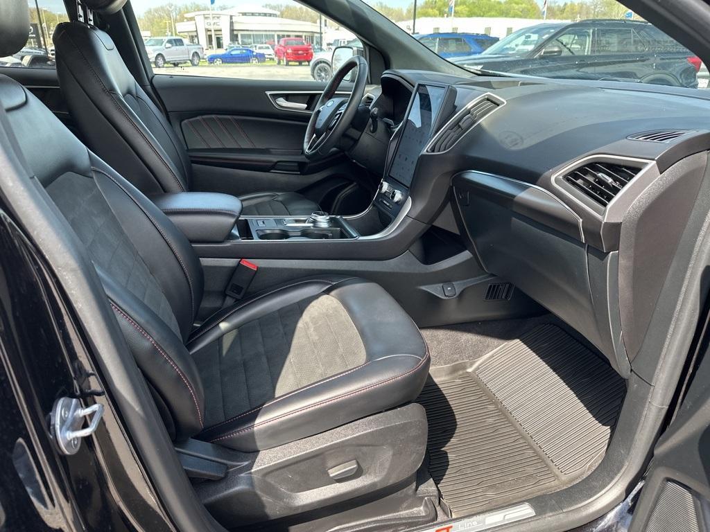 used 2022 Ford Edge car, priced at $30,900