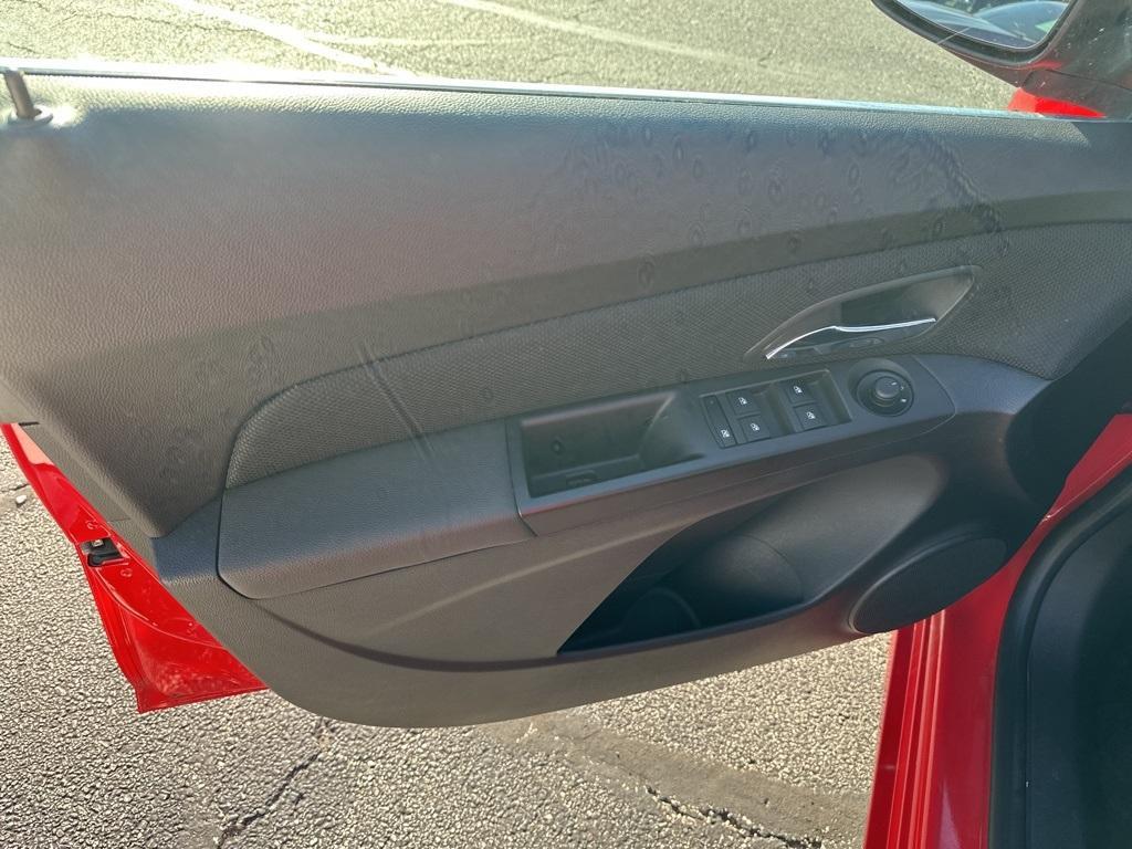 used 2014 Chevrolet Cruze car, priced at $7,900