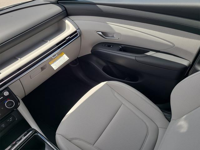 new 2025 Hyundai TUCSON Hybrid car, priced at $37,770