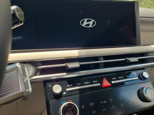 new 2025 Hyundai TUCSON Hybrid car, priced at $37,770