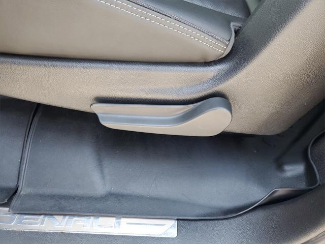 used 2018 GMC Yukon XL car, priced at $28,874