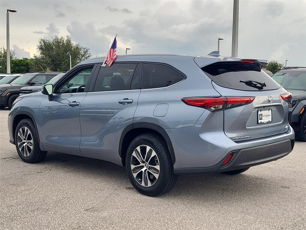 used 2023 Toyota Highlander car, priced at $29,985