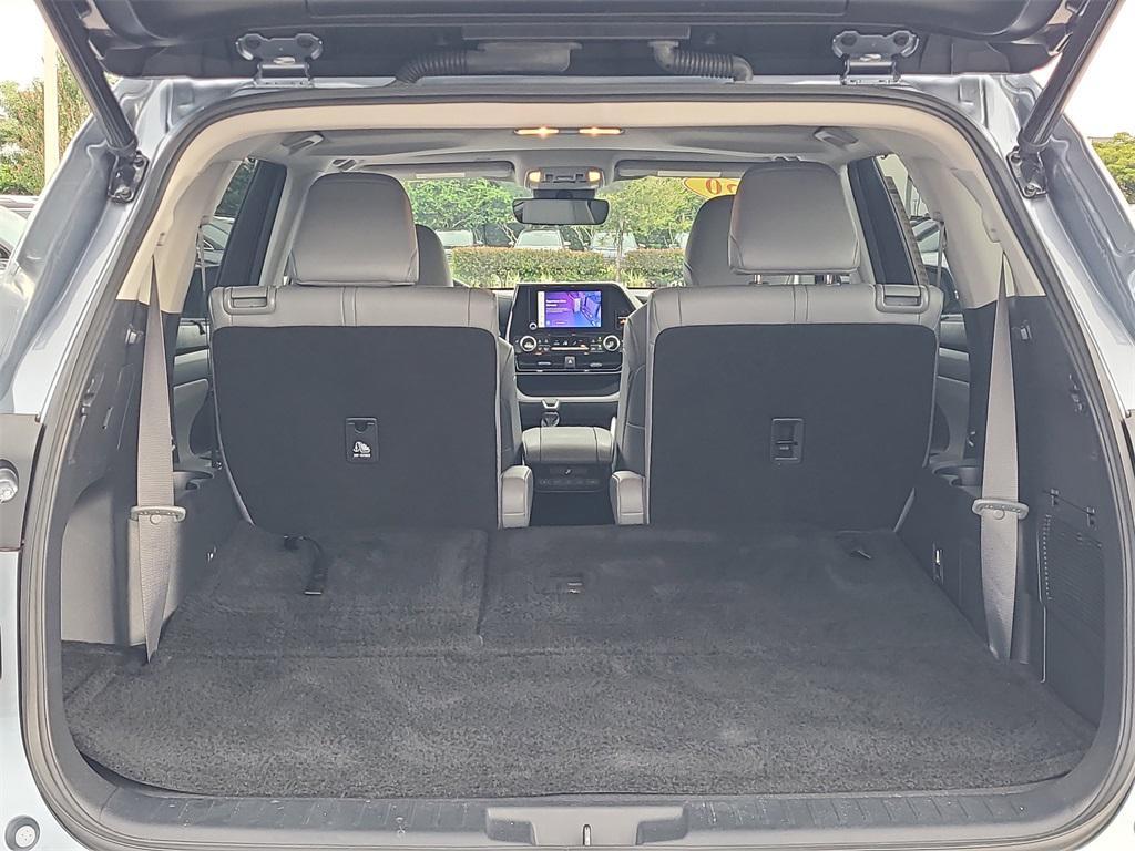 used 2023 Toyota Highlander car, priced at $29,985