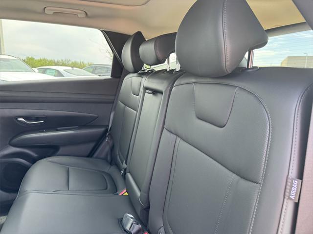 new 2025 Hyundai TUCSON Hybrid car, priced at $36,427