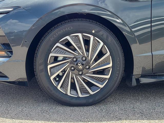 new 2025 Hyundai Sonata Hybrid car, priced at $37,096