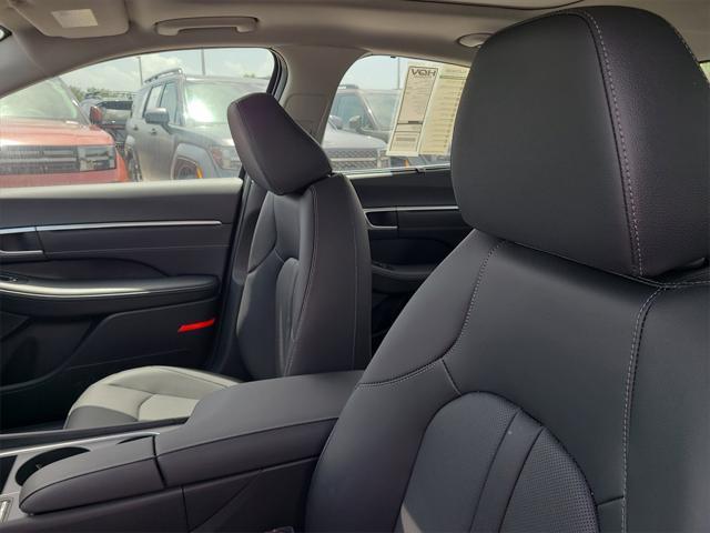 new 2025 Hyundai Sonata Hybrid car, priced at $37,096