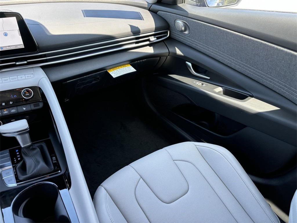 new 2025 Hyundai Elantra car, priced at $26,649