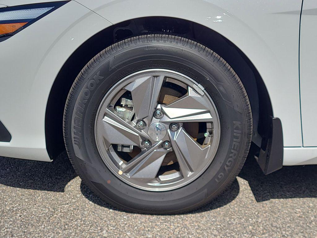 new 2025 Hyundai Elantra car, priced at $22,616