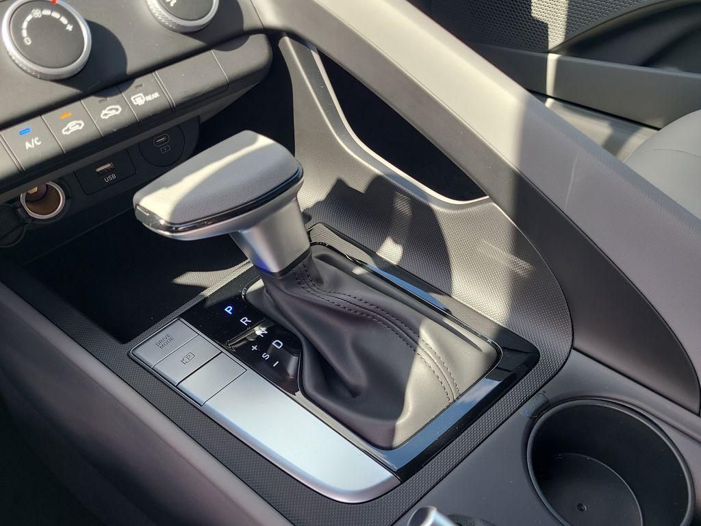new 2025 Hyundai Elantra car, priced at $22,616