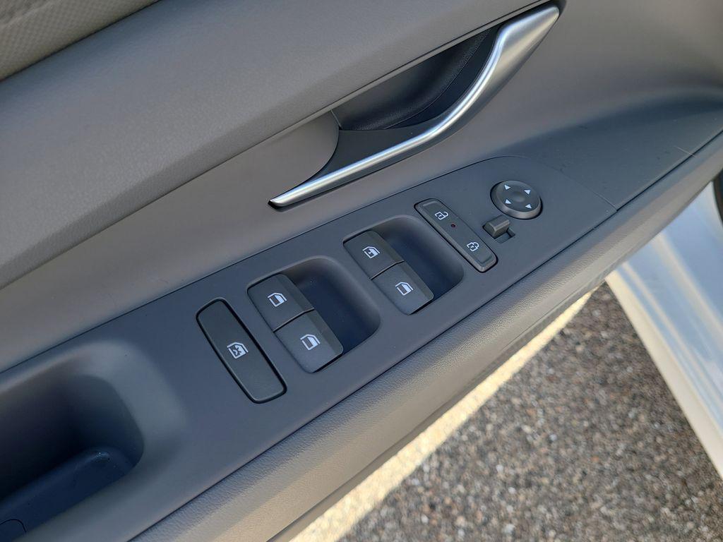new 2025 Hyundai Elantra car, priced at $22,616