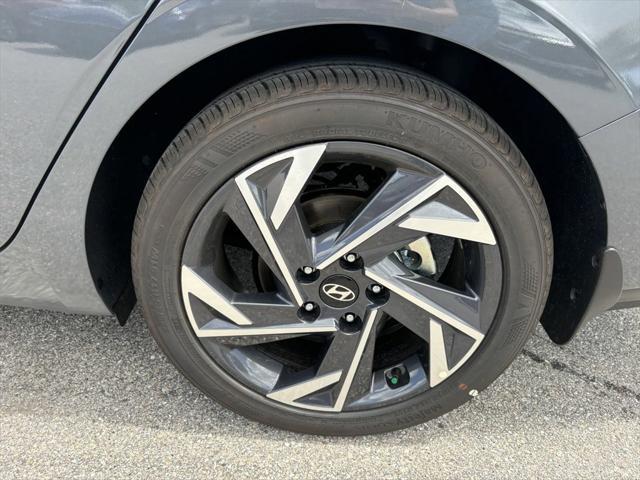 new 2025 Hyundai Elantra car, priced at $25,657