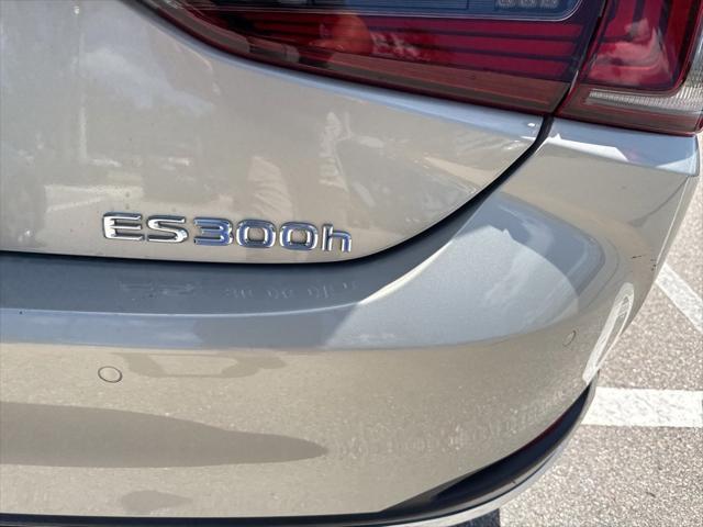 used 2021 Lexus ES 300h car, priced at $32,854