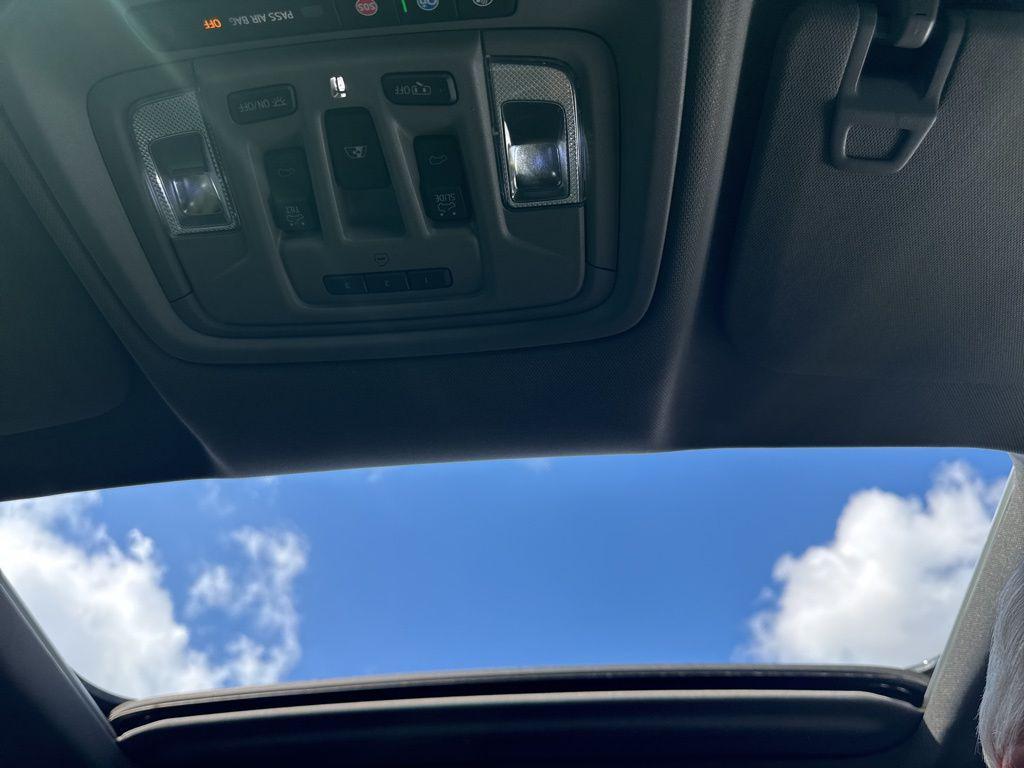 used 2022 GMC Sierra 1500 car, priced at $37,998