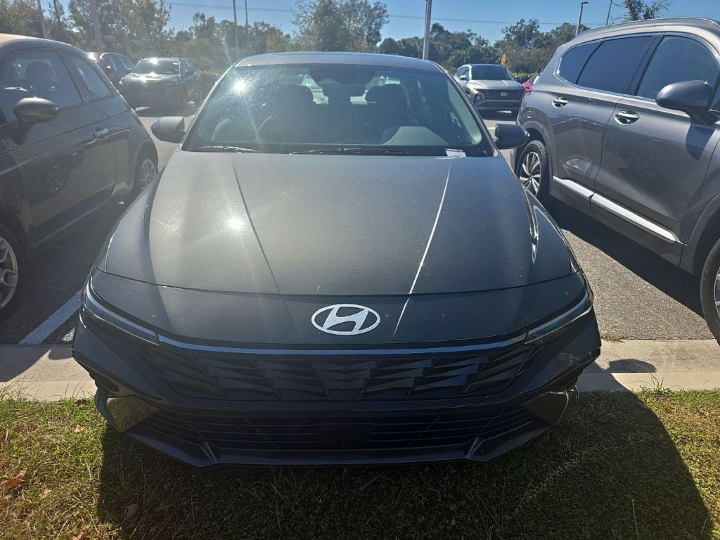 used 2025 Hyundai Elantra car