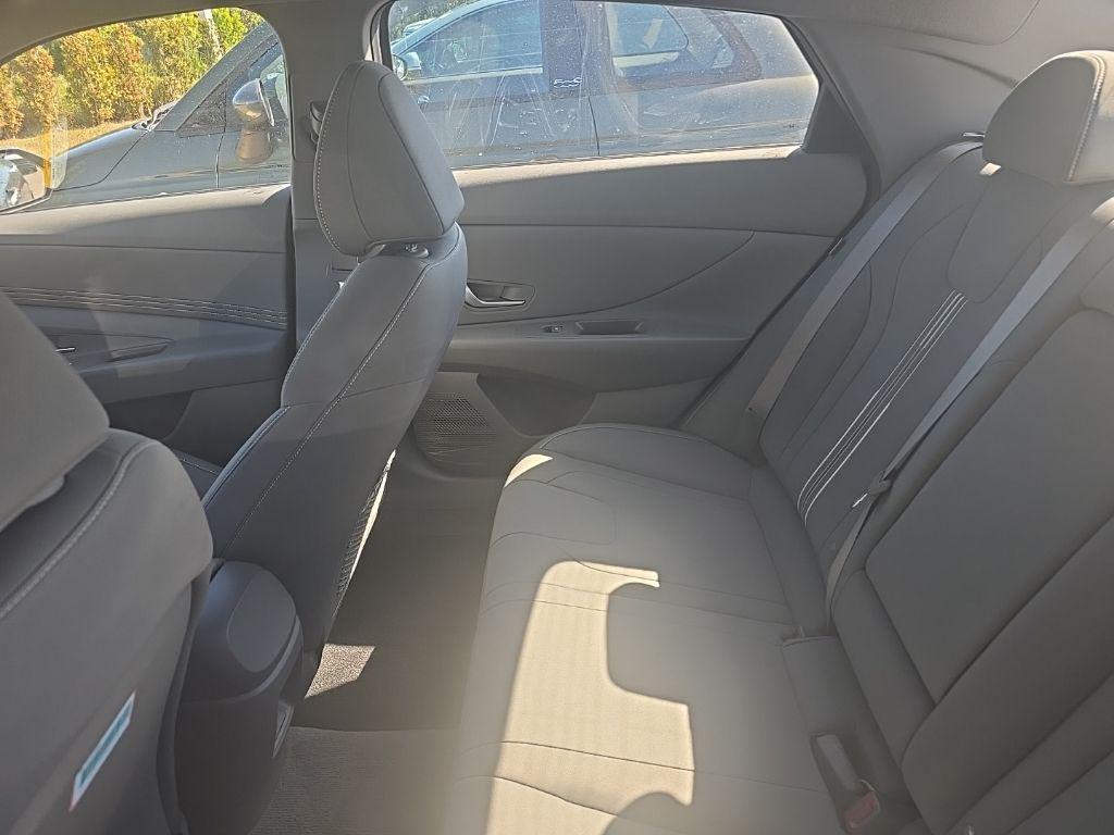 used 2025 Hyundai Elantra car