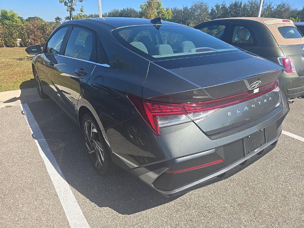 used 2025 Hyundai Elantra car
