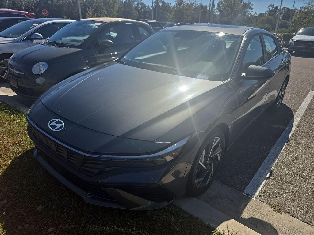 used 2025 Hyundai Elantra car