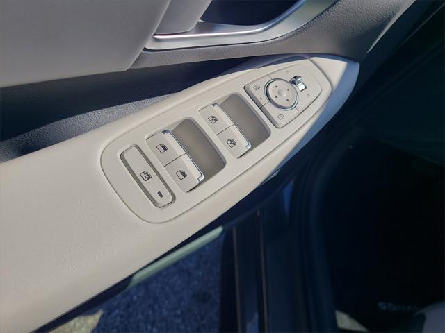 new 2025 Hyundai Sonata Hybrid car, priced at $30,793