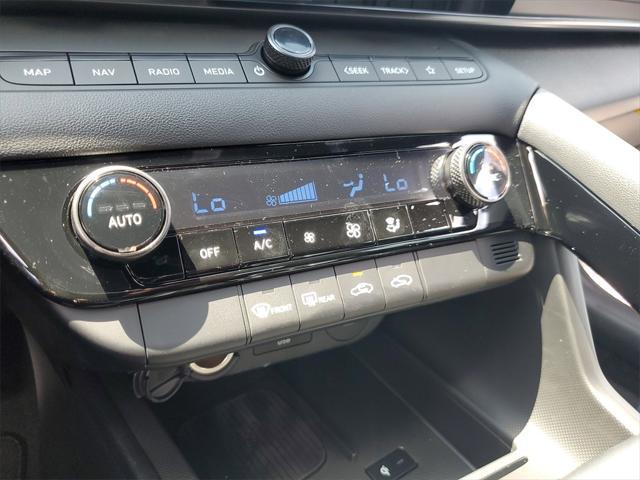 new 2025 Hyundai Elantra car, priced at $28,190