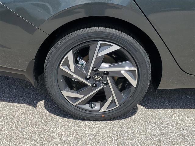 new 2025 Hyundai Elantra car, priced at $29,872