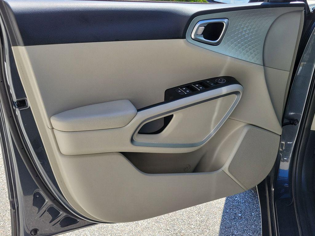 used 2022 Kia Soul car, priced at $7,998