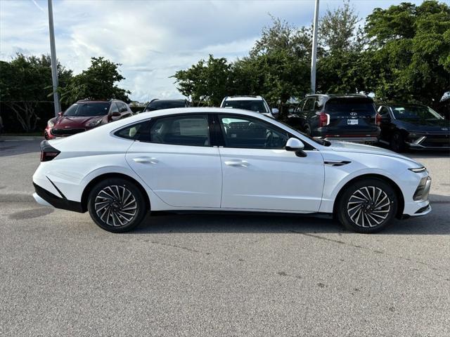 new 2024 Hyundai Sonata Hybrid car, priced at $32,136