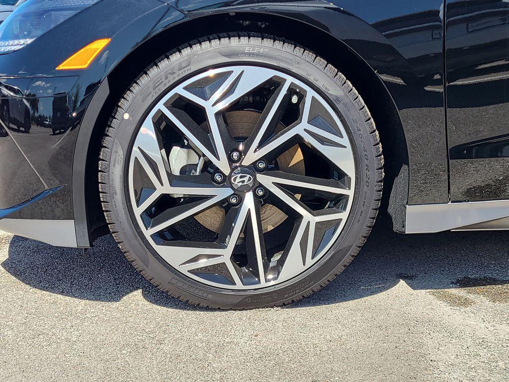 new 2025 Hyundai IONIQ 6 car, priced at $36,968