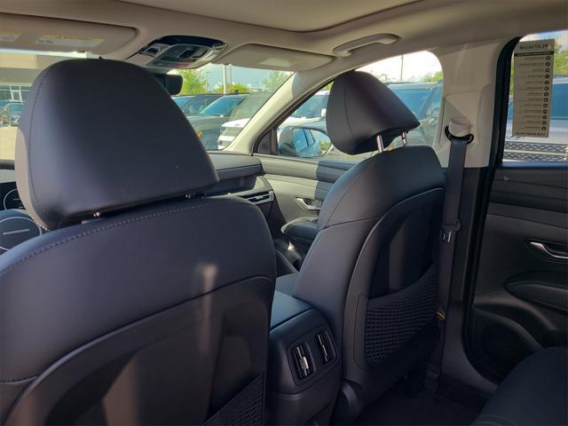 new 2025 Hyundai TUCSON Hybrid car, priced at $37,405